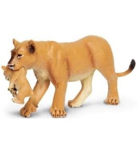 Lionne avec son lionceau